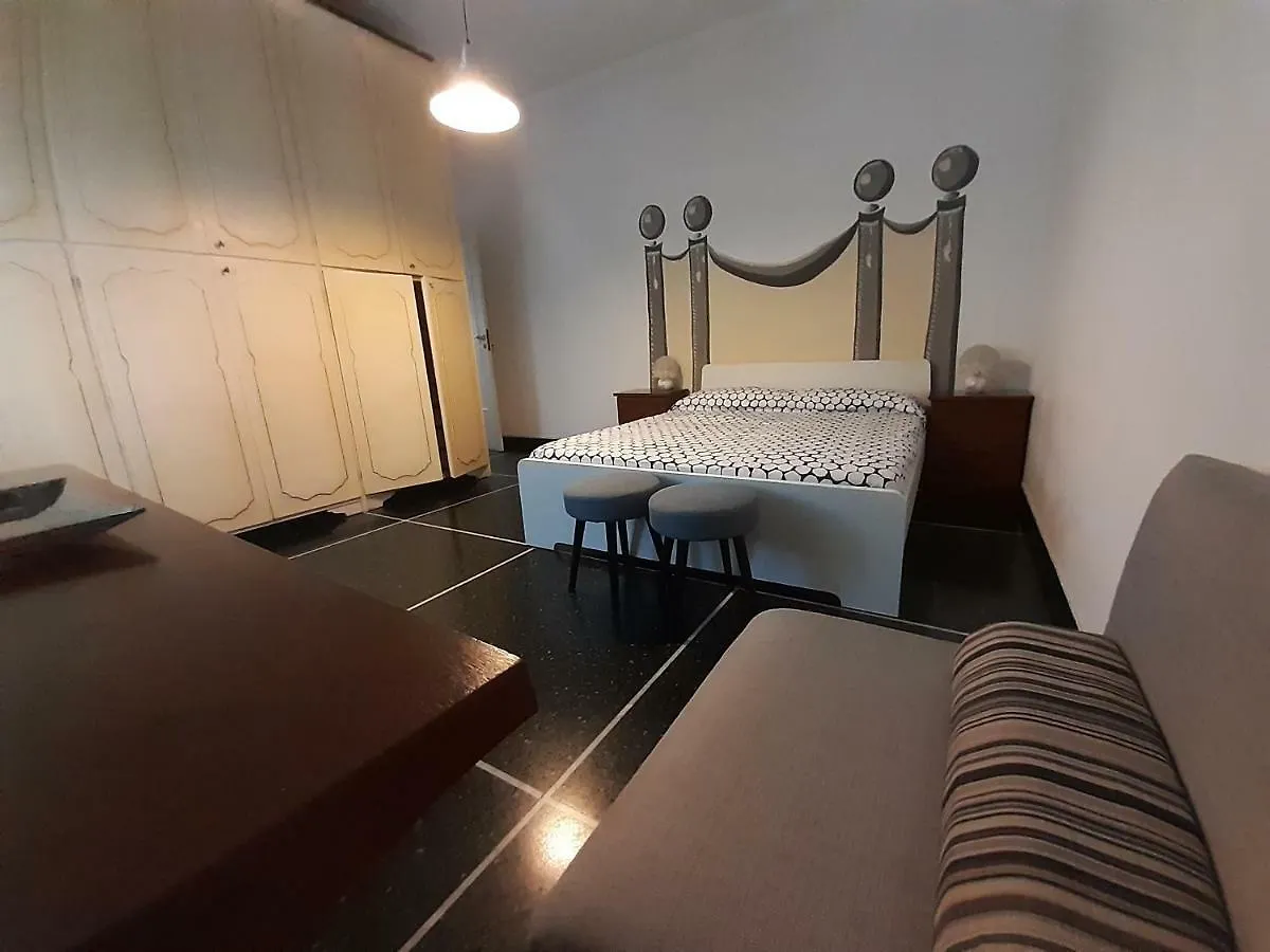 Apartment Centrale & Parking Genoa
